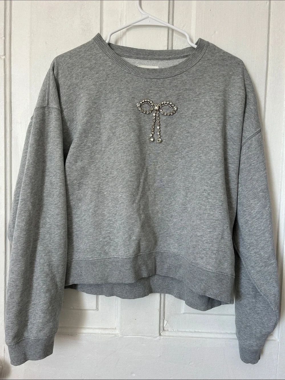 American Eagle Light Gray Crewneck Sweatshirt with Rhinestone Bow - Picture 2 of 8